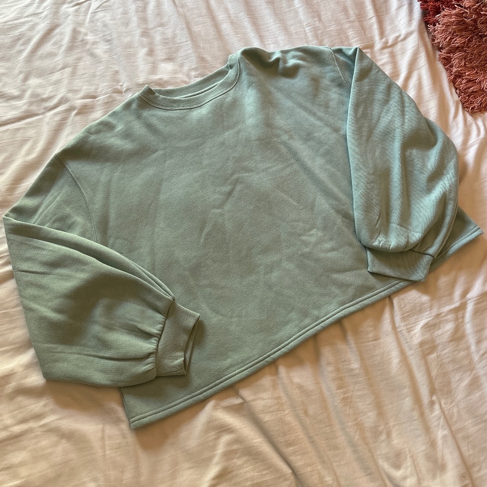 Blue Universal Thread Sweatshirt